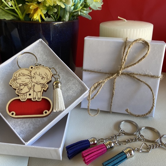 Personalized Wooden 3D Keychain with Tassel / Fridge Magnet - Picture 4 of 6